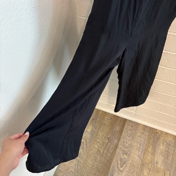 Vince Vneck Spaghetti Strap Blk Play Romper - Picture 8 of 9